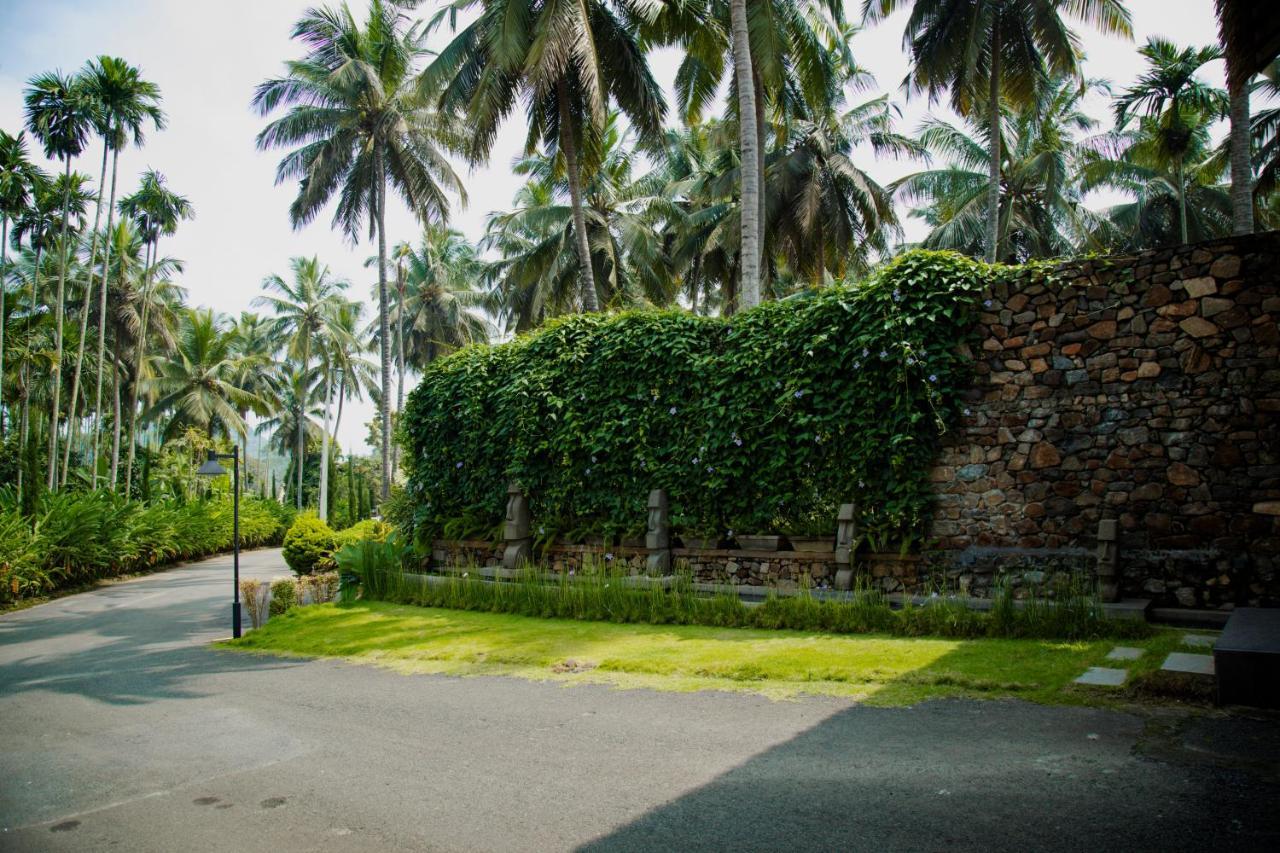 Maayaa Riverside Villa By Kpm Tripenta Attappadi Экстерьер фото