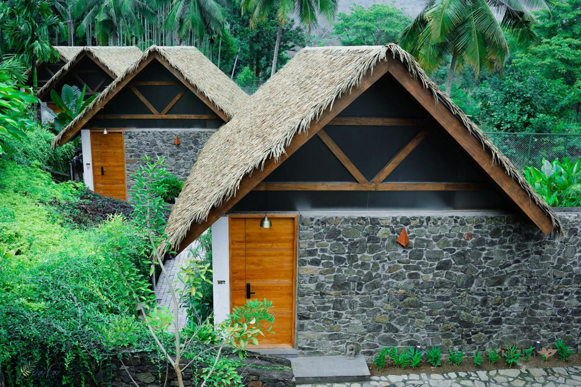 Maayaa Riverside Villa By Kpm Tripenta Attappadi Экстерьер фото